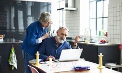 أدمغة استثنائية تتحدى الشيخوخة.. ما سر "المسنين الخارقين"؟!